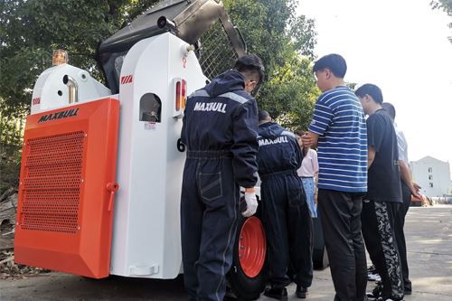 MAXBULL ha fornito formazione sistematica agli-utenti finali